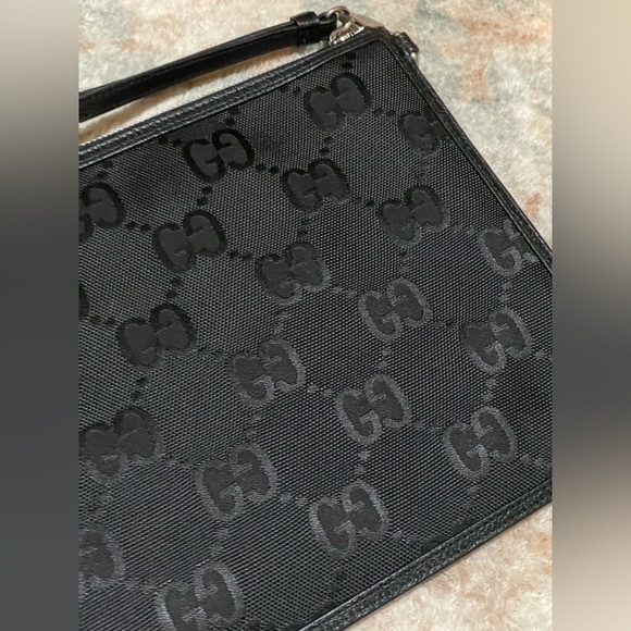 GUCCI OFF THE GRID CLUTCH NWT Full Set - Picture 10 of 14